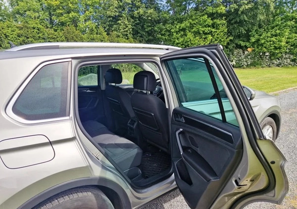 Volkswagen Tiguan cena 99000 przebieg: 78000, rok produkcji 2018 z Sława małe 254